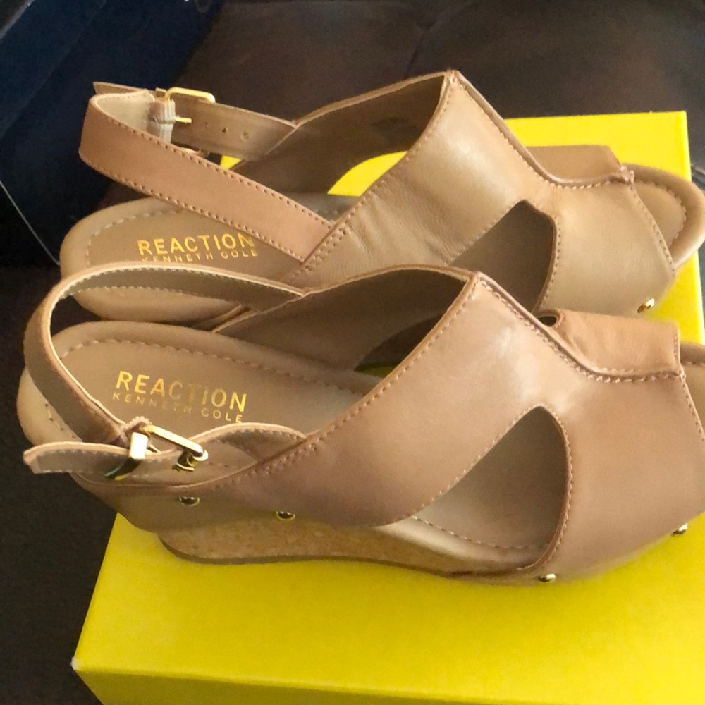 Tan Heels, Kenneth Cole Reaction